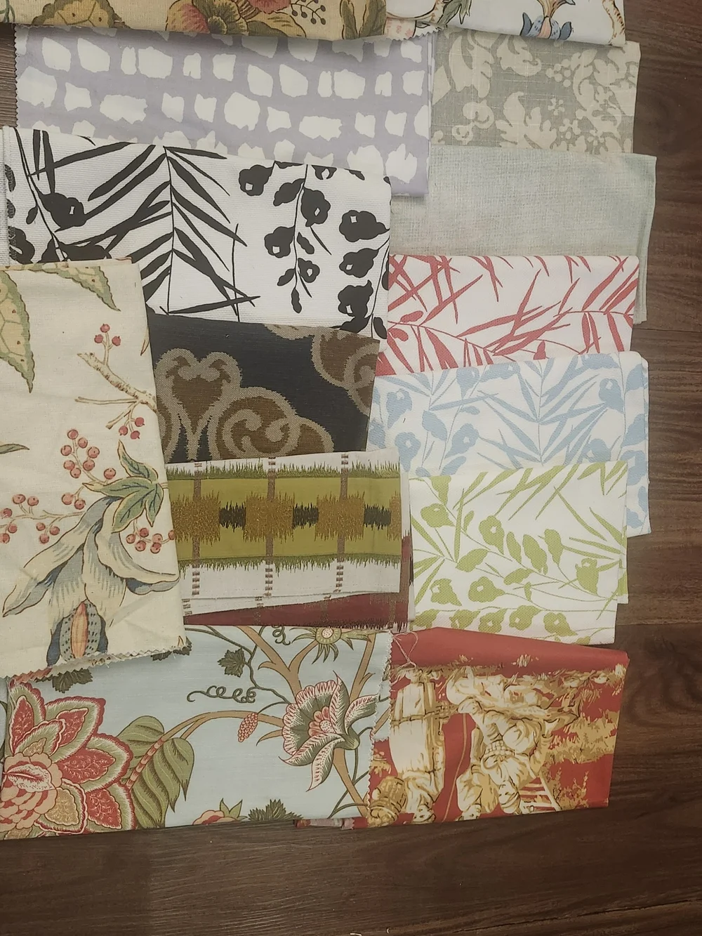 Fabric Scraps for Crafts and Decoration, 25x25 Inches – 14 Pieces